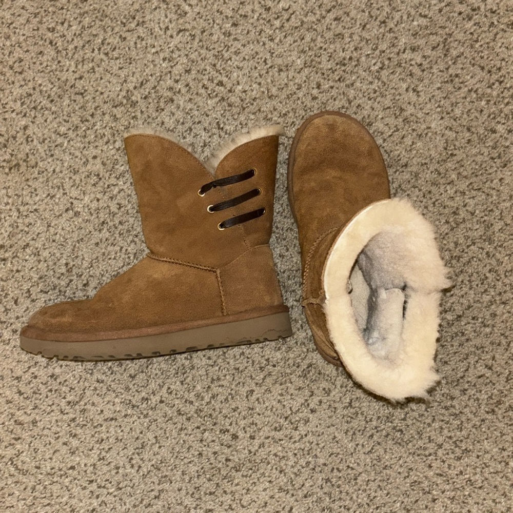 Size 7 Women’s Tan Ugg Boots